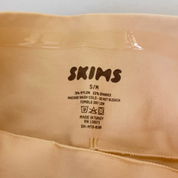 Skims Core Control Nude Beige Shapewear Briefs Size S/M - Picture 3 of 6